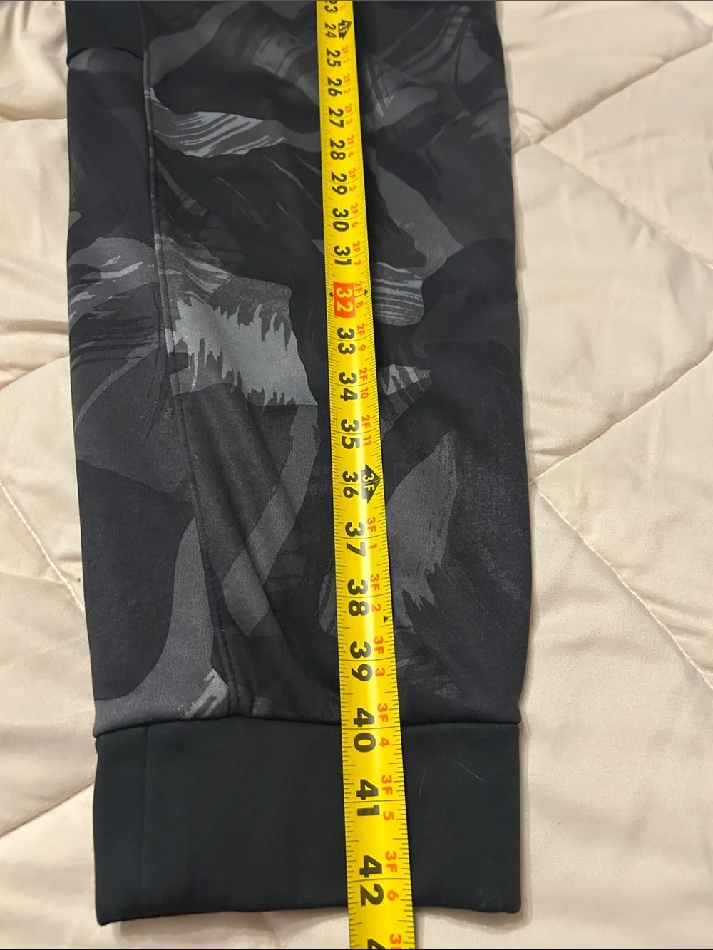 Nike Therma- FIT brushstroke Camo Mens Black Gold XXL Jogger Sweatpants